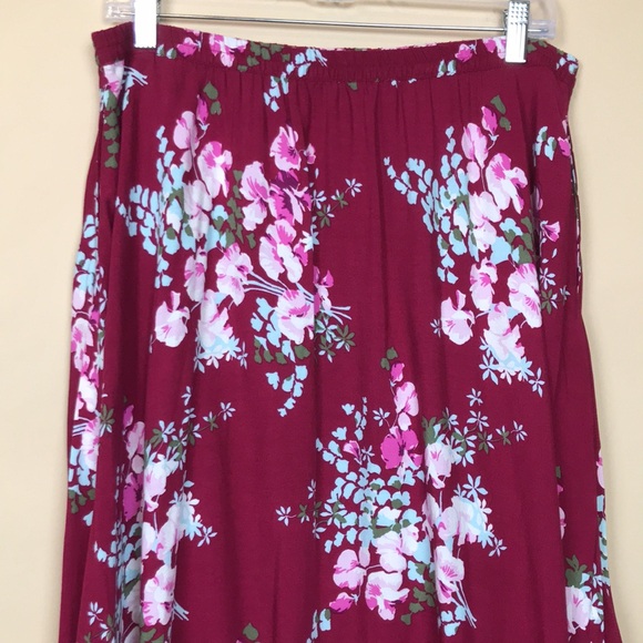 NWT Express Women’s Floral Print Magenta Eyelet Lace Hi-Low Maxi Skirt - Picture 6 of 9